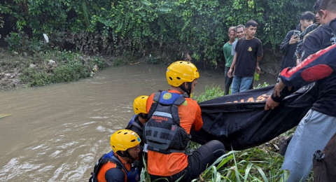 Duka di Balik Hujan Deras